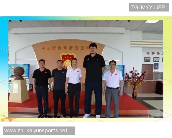 重庆篮球队的包夹战术解析与深度剖析篮球场上的团队配合与策略运用 重庆篮球队的包夹战术解析与深度剖析篮球场上的团队配合与策略运用