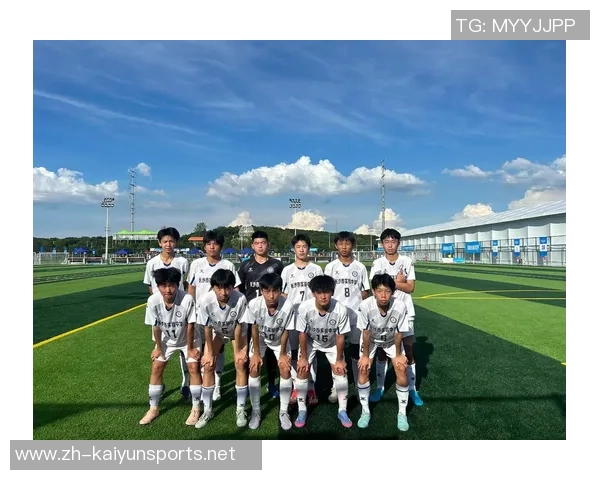 重庆足球队的默契配合揭秘让我们一起领略足球的魅力与激情 重庆足球队的默契配合揭秘让我们一起领略足球的魅力与激情