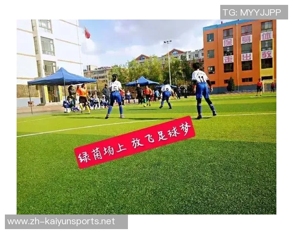 香港足球明星队激情四射冲击赛场全力以赴追逐梦想与荣耀 香港足球明星队激情四射冲击赛场全力以赴追逐梦想与荣耀