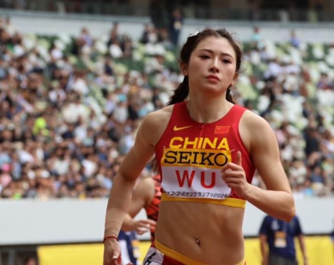 运动员风彩绝伦，用实力证明自我、闪耀赛场的简单介绍