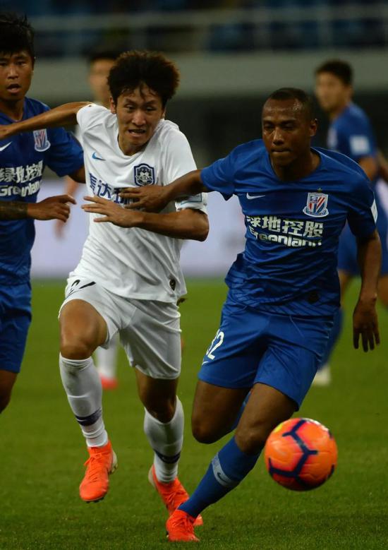 开云体育中国官网-包含建业主场战平富力，难以突破对手防线的词条