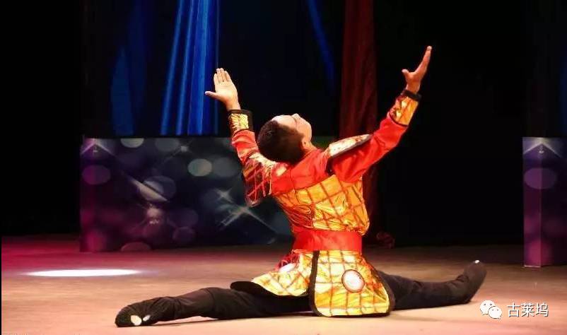 包含展翅高飞！选手挑战极限，向荣耀进发的词条