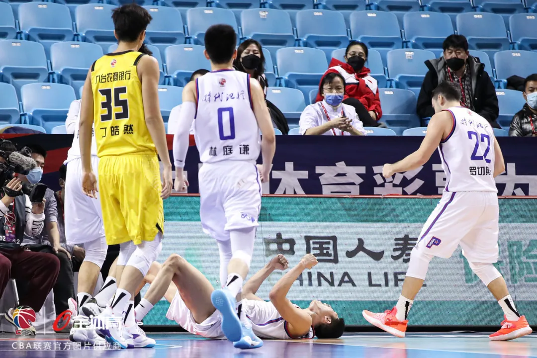 开云体育网页版入口-球队战绩辉煌，不负众望，展现实力浴火重生的简单介绍