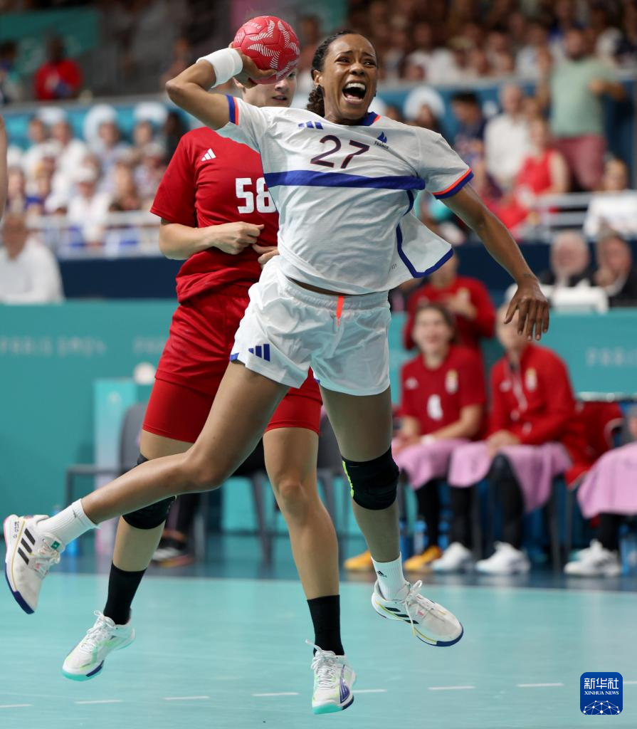 开云体育网页版入口-法国球员在最近比赛中表现出色