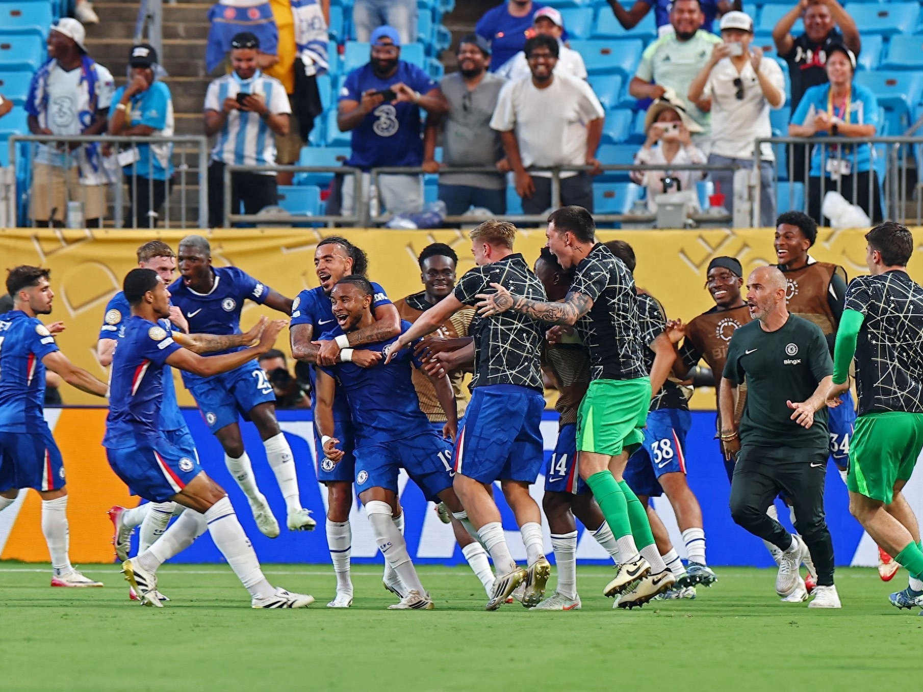 欧洲杯资格赛:比分悬念让人屏息 欧洲杯资格赛:比分悬念让人屏息